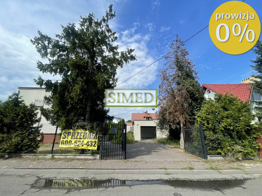 Centrum Łomianek,szkoła.Dom z garażem,duża działka